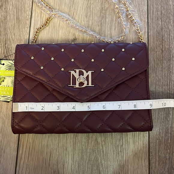 Badgley Mischka Crossbody with Diamond Quilting - Picture 2 of 9